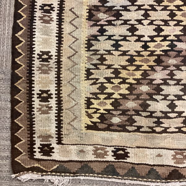 gold and tan geo pattern rug