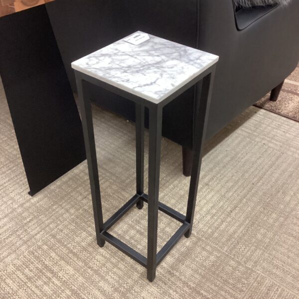 stone top sq. pedestal