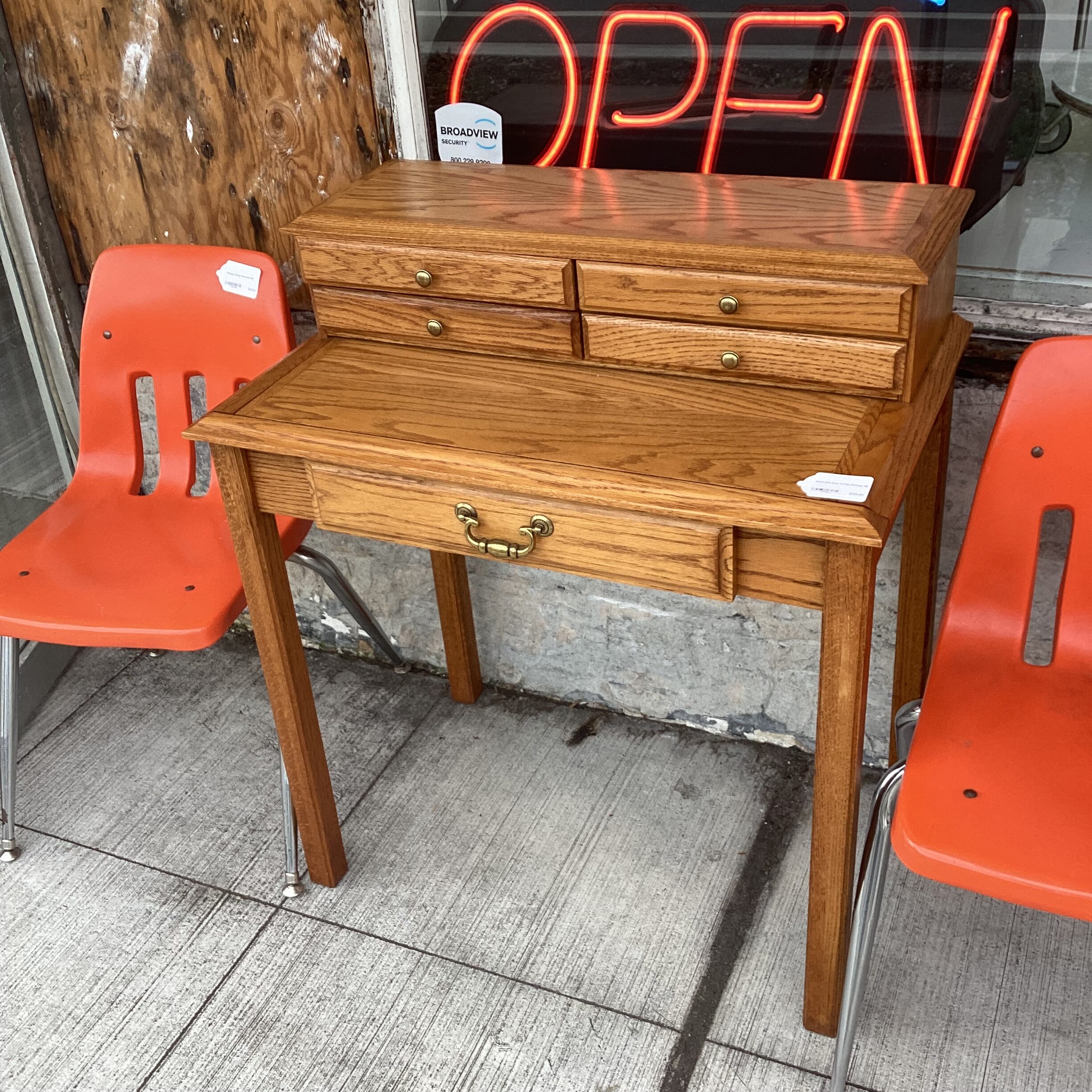 small oak desk w/top storage