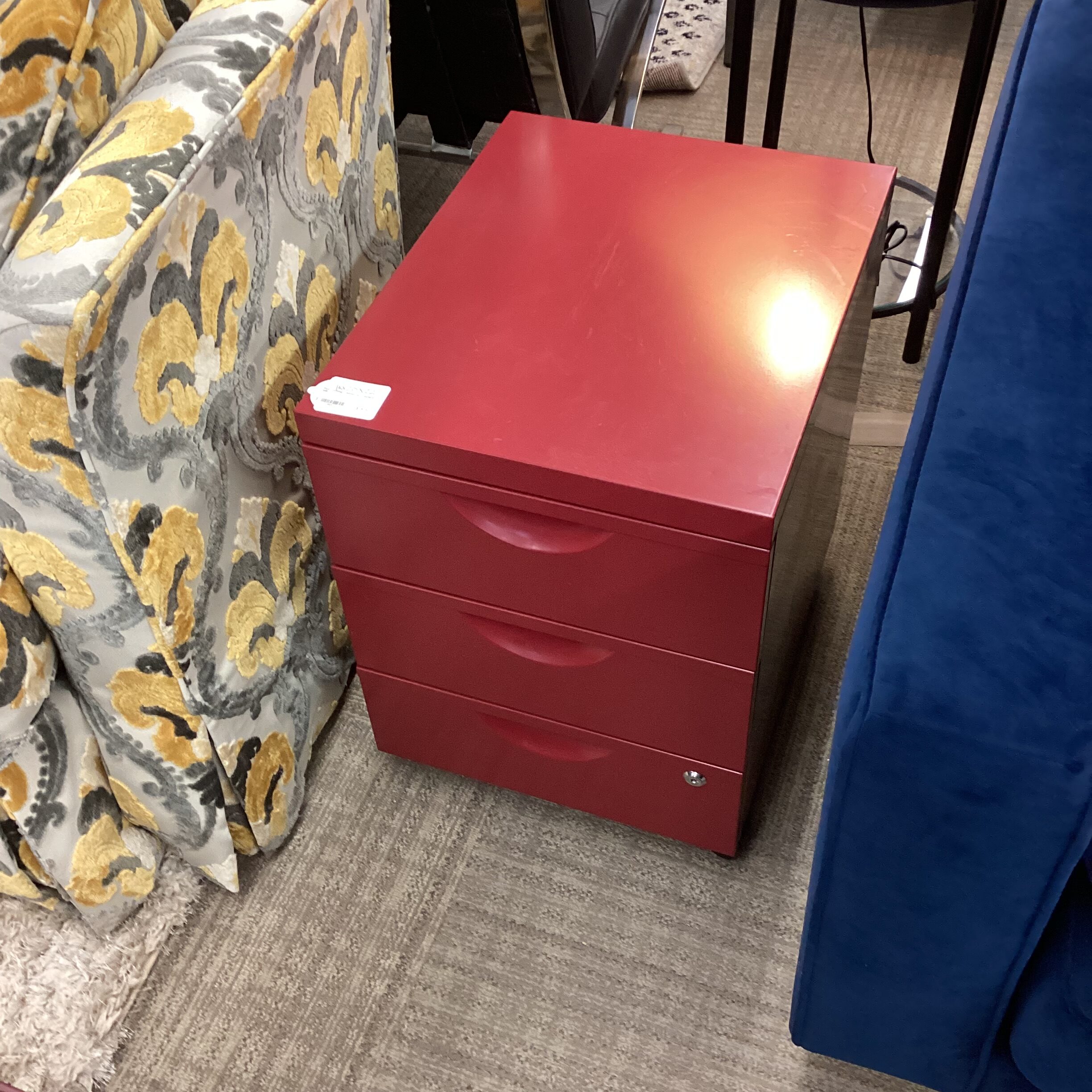 red locking cabinet w/caster