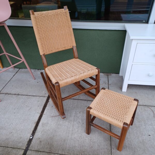 woven oak rocker w/footstool