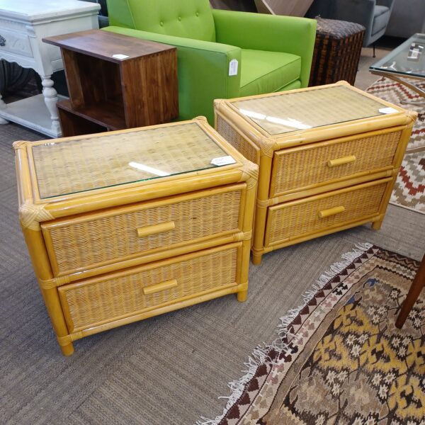 blonde wicker side table w/drawers