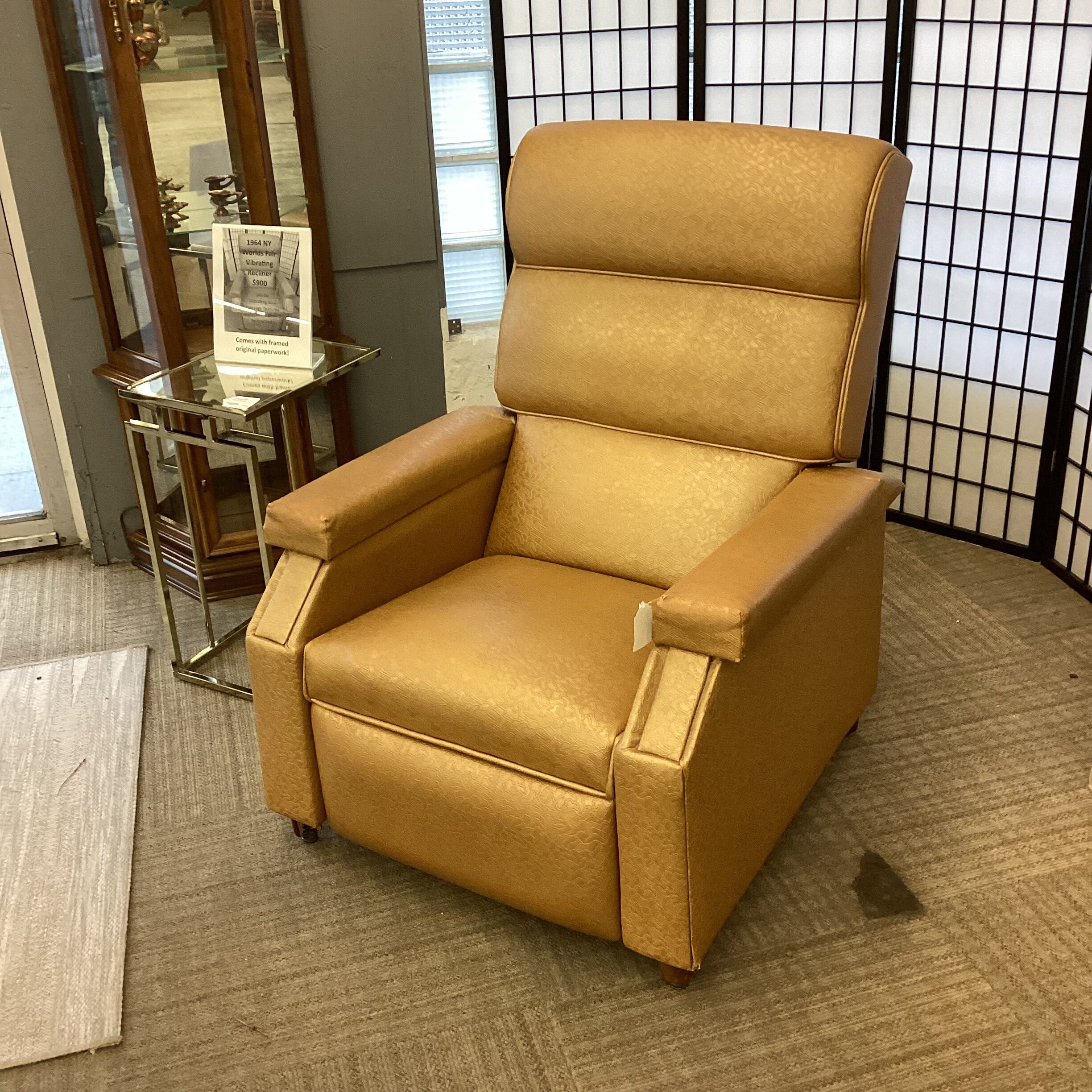 1964 new york world fair vibrating naugahyde recliner w/frame documentation