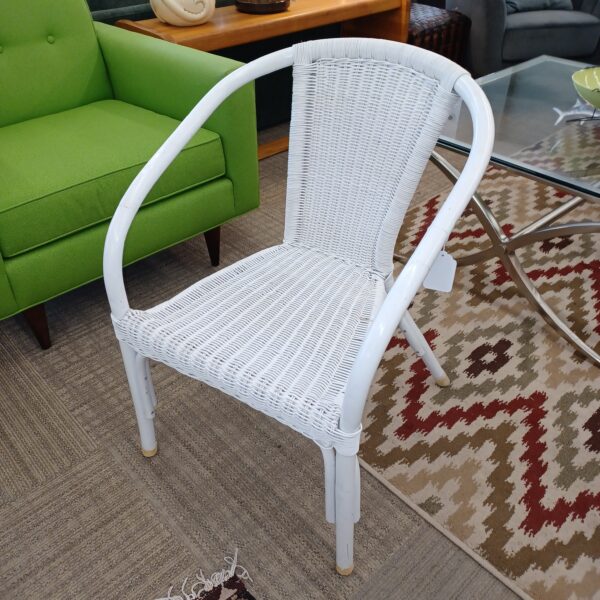 synthetic white wicker chair