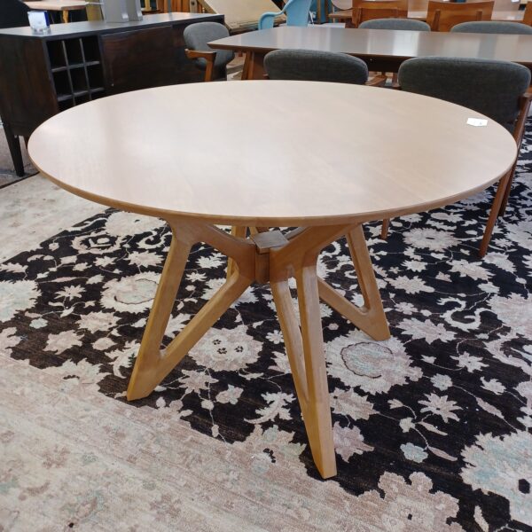 natural round dining table