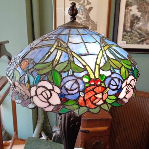 floral dragonfly tiffany style table lamp