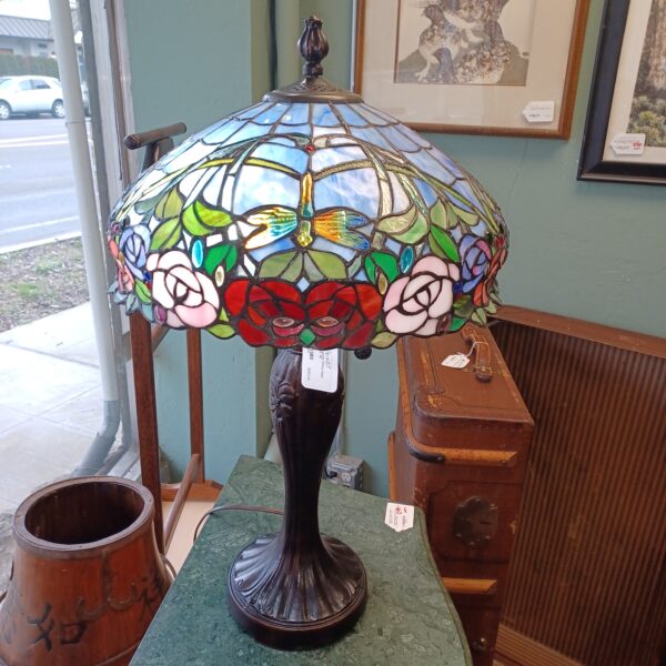 floral dragonfly tiffany style table lamp