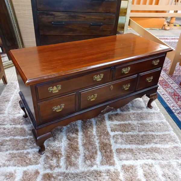 traditional lane hardwood cedar chest